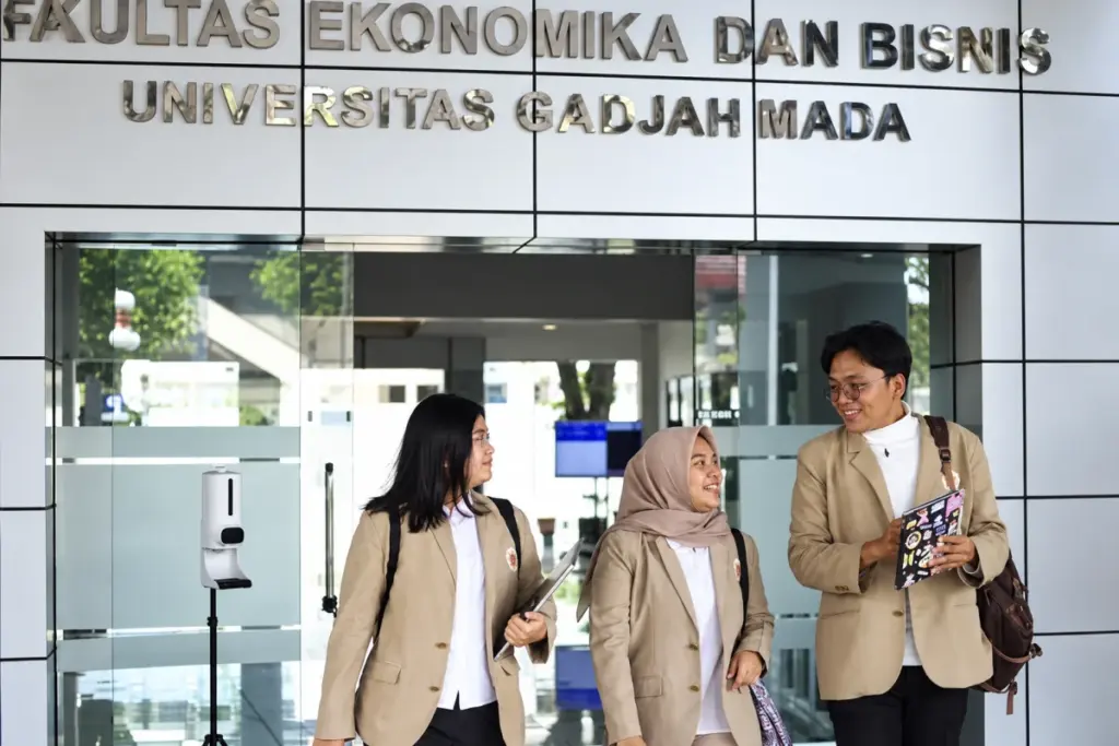 persyaratan daftar s2 ugm