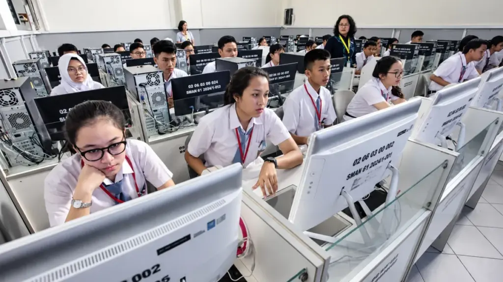 soal tka ekonomi sma 2026