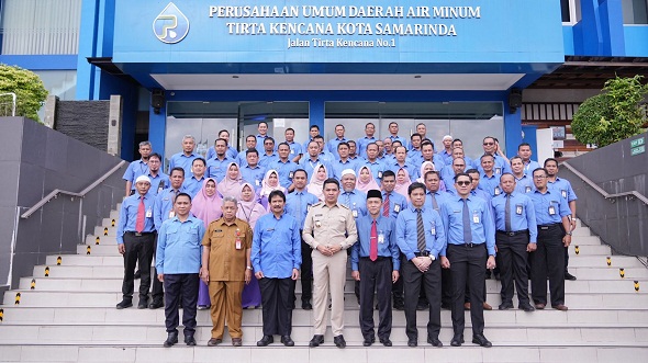 Contoh BUMN dan BUMD