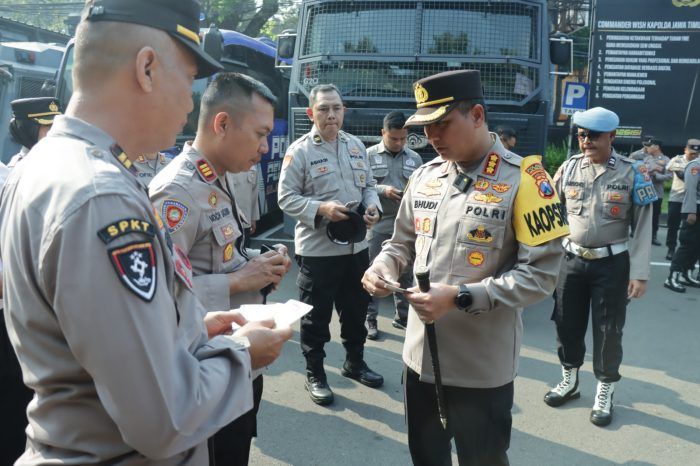 polisi pensiun umur berapa
