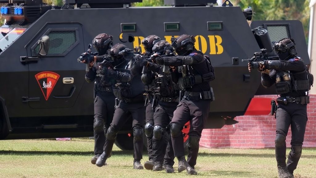 Bedanya Brimob dan Polisi
