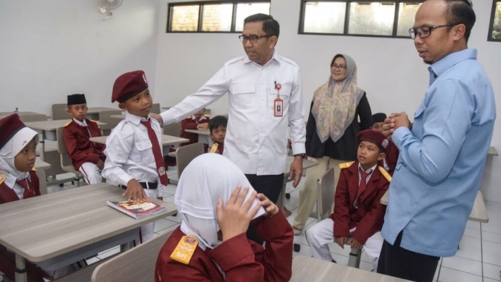 kemensos sekolah rakyat