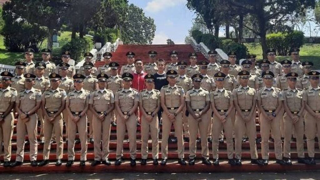 Daftar sekolah kedinasan
