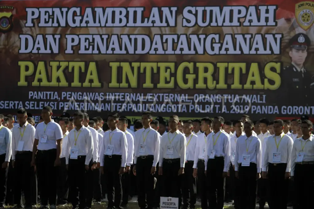 pengambilan sumpah pakta integritas